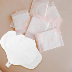 Close-up of Healeved pad with strong absorption core for moisture control