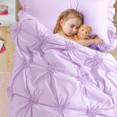 HOMBYS four-piece toddler bedding set simplifies bed setup.
