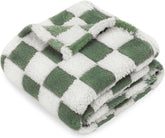 HOMRITAR 3D checkerboard-pattern baby blanket adds texture and nursery style.