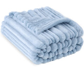 HOMRITAR baby blanket with soft-fleece texture for cozy warmth.
