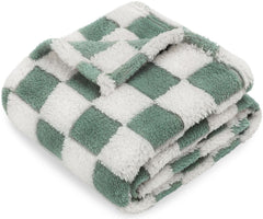 HOMRITAR checkered baby blanket with 3D design offers cozy warmth for newborns.