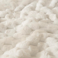 HOMRITAR fuzzy throw is versatile as a car seat cover or nursery accessory.