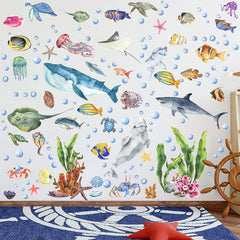 HSDSH seaweed and bubbles glow wall sticker provides a luminous night-time accent.