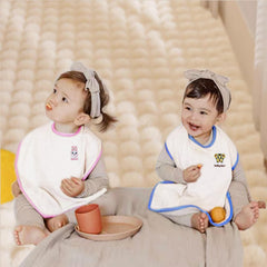 Hwieccogts bibs have two adjustable snaps for growing kids.