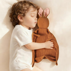 Insular Bunny Lovey four-layer muslin detail provides breathable softness for delicate baby skin.