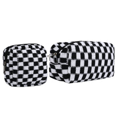 Jaarssho large knit checkered bag for discreet pad storage on the go