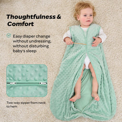 JELLYMONI two-way zipper enables easy nighttime diaper changes.