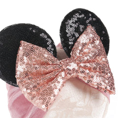 JIAHANG newborn photography prop adds charm to outfits and shoots.
