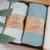 Joey and Joan bassinet sheet for 4moms Breeze Plus 1045 fits snugly and securely.