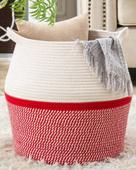 KAKAMAY woven basket storage keeps blankets neatly organized