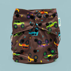 Kinder wide hip snaps close-up for a customizable, secure fit.