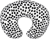 KLWJFK nursing pillow demonstrates ergonomic support during feeding.