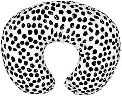 KLWJFK nursing pillow demonstrates ergonomic support during feeding.