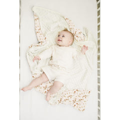 Konssy baby blanket nursery close-up reveals soft, breathable fabric for comfort