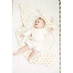 Konssy baby blanket soft texture close-up emphasizes skin-friendly materials.
