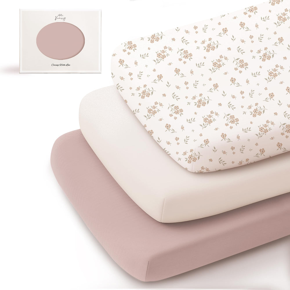 Konssy Blossom stretchy bassinet sheet close-up shows soft, breathable fabric for cozy naps