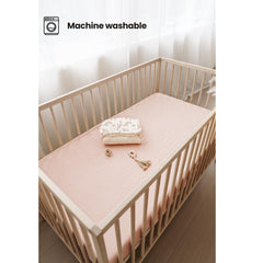Konssy crib sheet texture stays soft after washing for lasting comfort.