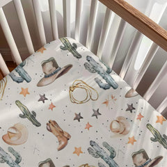 KuphiL10C gender-neutral nursery print adds playful style to any room.