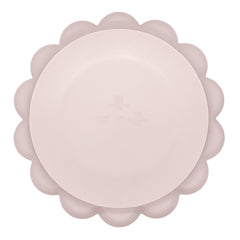 Kushies SiliLion suction-bottom plate helps little ones eat independently at home or on the go.