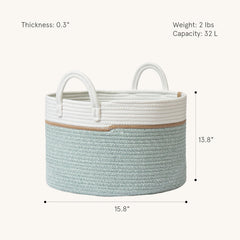 La Jolie Muse basket folds flat for compact storage when not in use.