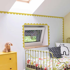 Ladinimo scallop border decor enhances kids' bedroom walls with easy adhesion.