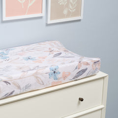 Lambs & Ivy Baby Blooms safety strap holes enable safe diaper changes.