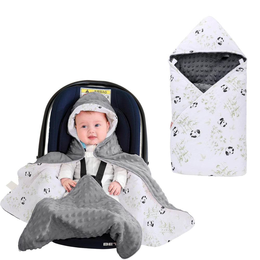 LAT LEE AND TOWN panda-pattern car seat blanket keeps babies warm on the go.