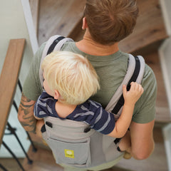 LILLEbaby CarryOn hands-free design enables easy transitions in crowds.