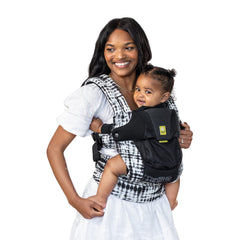 LÍLLÉbaby Complete Airflow Deluxe carrier in Shibori/Black showing overall ergonomic design for comfort.