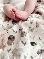 Little Jump Muslin Quilt jungle design offers breathable comfort for warm or cool days.