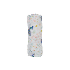 Little Unicorn Deluxe Swaddle machine washable for simple after use care