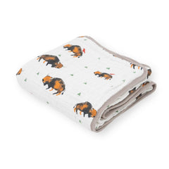 Little Unicorn muslin quilt blanket with soft, breathable fabric for cozy baby snuggles.