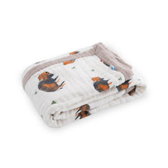 Little Unicorn quilt provides a cozy snuggle time surface for baby.