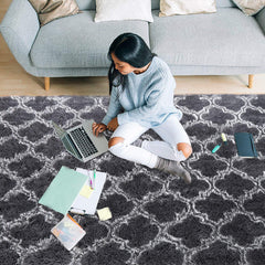LOCHAS shag rug is easy to clean with vacuuming and machine washing.