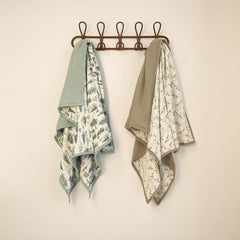 Crib nap time four-layer muslin blanket highlighting softness