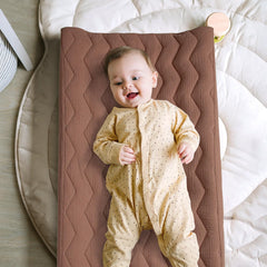 lulumoon muslin changing pad cover quilting-detail close-up reveals cushioned softness