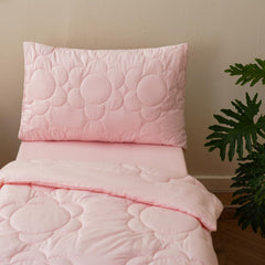 Luxlovery flat sheet for toddlers provides breathable everyday comfort.