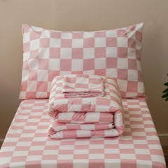Luxlovery toddler fitted sheet with elastic edges for a secure fit