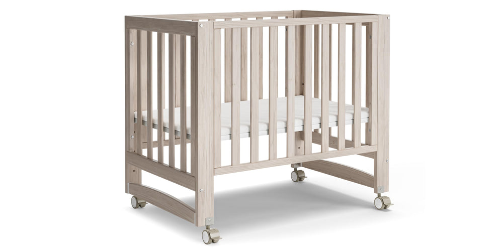 Mamazing EvoNest crib wheels for easy movement and setup.