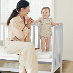 Mamazing EvoNest crib with four adjustable heights to grow with baby.