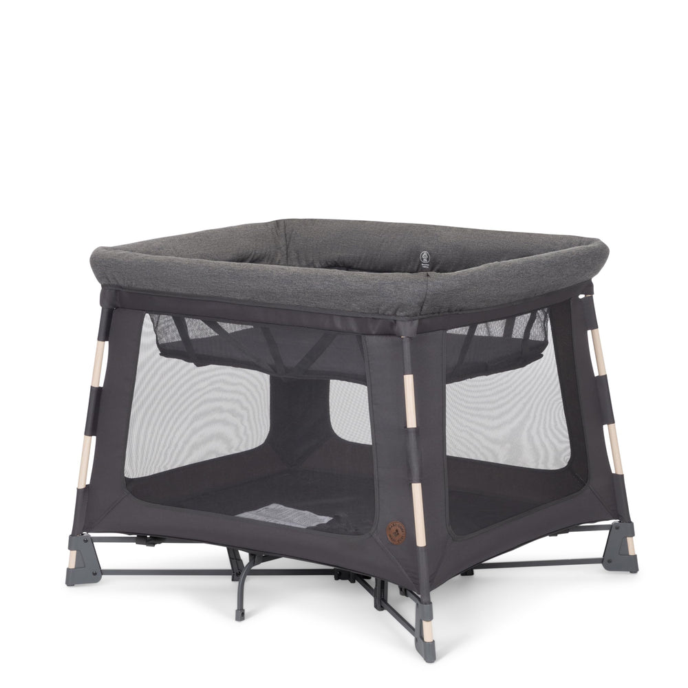 Maxi-Cosi Swift-bassinet-matt: cozy sleep space for newborns at home.