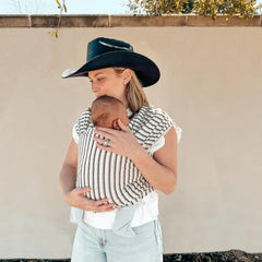 Moby Classic Wrap ergonomic-support for baby hip and spine alignment.