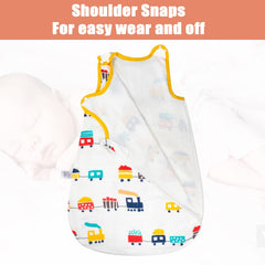 MOEMOE BABY full-length two-way zipper allows flat placement and quick access.