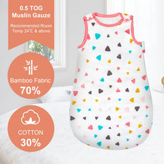 MOEMOE BABY shoulder-snap-closures offer easy on/off during dressing.