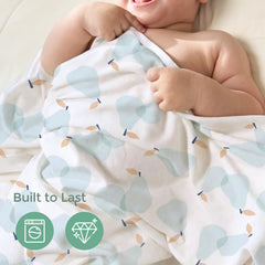 Momcozy Starry Sky hooded towel close-up shows plush fabric and cozy wrap