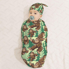 Muishi baby hat demonstrates soft elastic fit for cozy wear