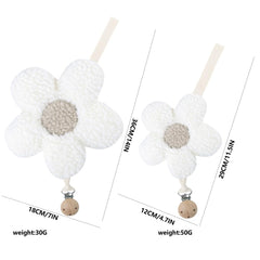 Nehet Daisy Holder wood clip close-up with sturdy wooden clasp.