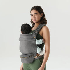 Nest Blanche adjustable shoulder straps for comfortable, customizable fit