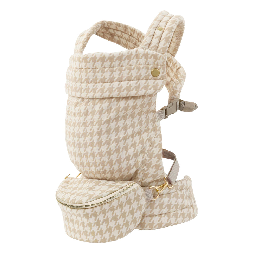 Nest Blanche ergonomic carrier, front view, hip-friendly design for comfortable newborn to toddler wear.