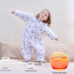 Noujuloun Starry Moon sleep sack 2-way zipper enables easy diaper changes.